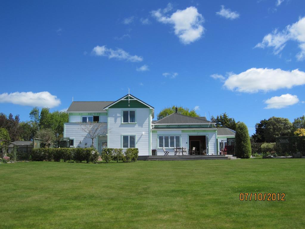 Thyme Out Estate Bed & Breakfast Halcombe Exterior photo
