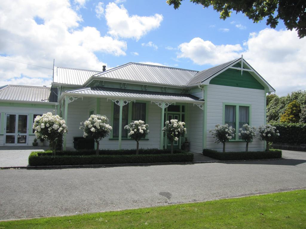 Thyme Out Estate Bed & Breakfast Halcombe Exterior photo