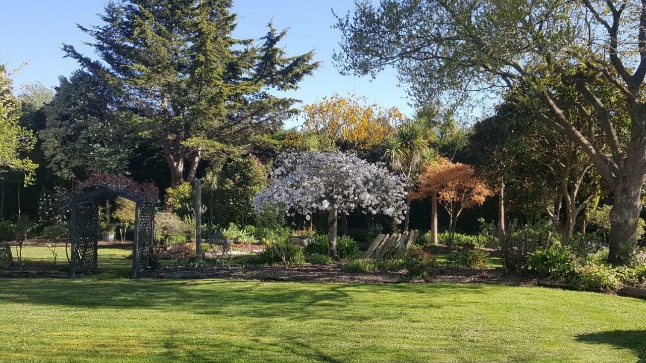 Thyme Out Estate Bed & Breakfast Halcombe Exterior photo