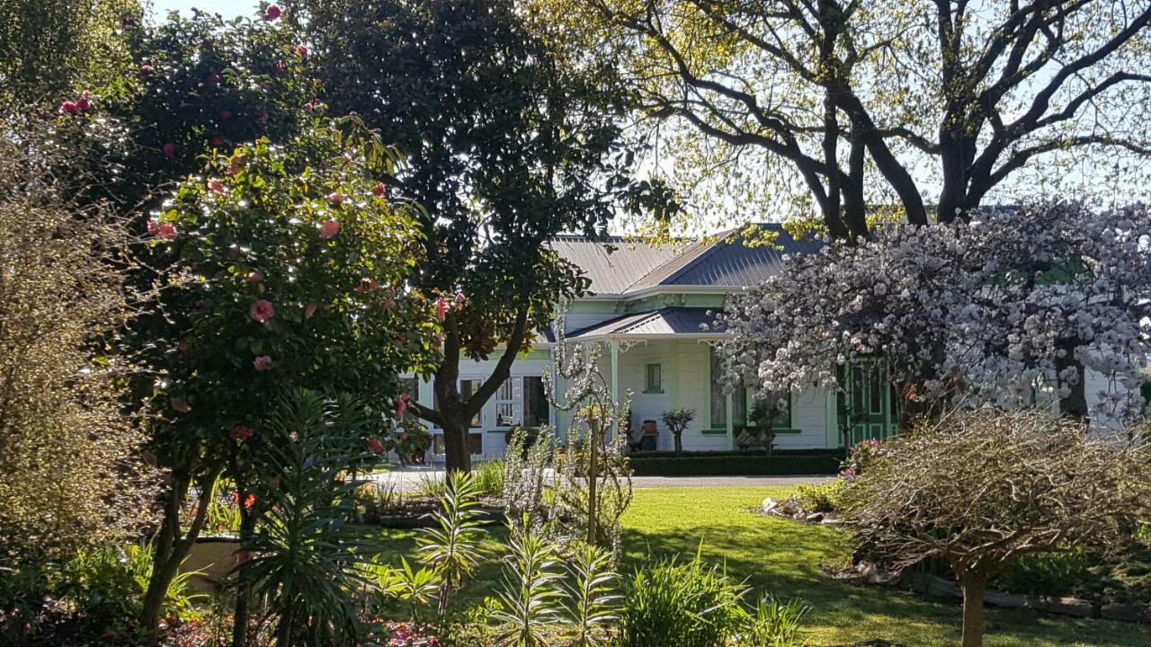 Thyme Out Estate Bed & Breakfast Halcombe Exterior photo